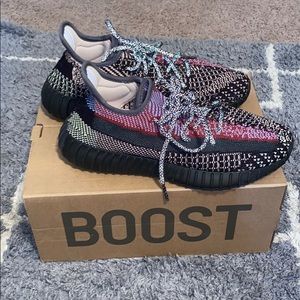 Yeezy Boost 350 V2 Shoes
